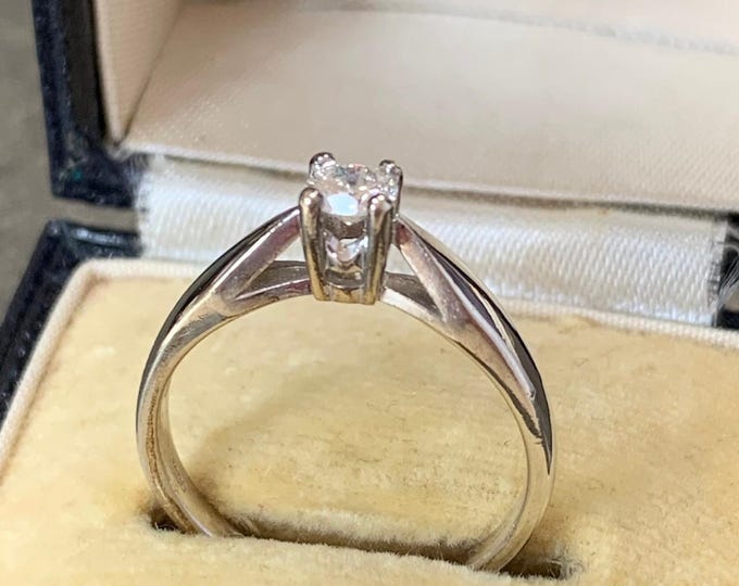 Vintage Solitaire Diamond Ring 9ct White Gold London hallmark. Ring size M size 6 (US) 2.3 grams 0.20 ct round brilliant cut diamond