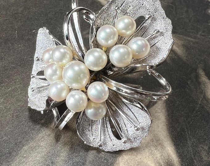 Vintage Japanese Brooch Akoya Pearls 950 Silver, circa 1950s