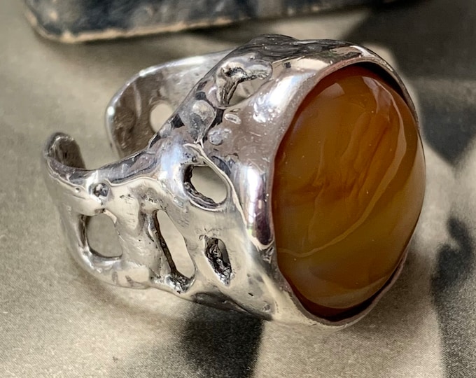 1970s Modernist Sterling Silver Agate Ring: Size 5.5