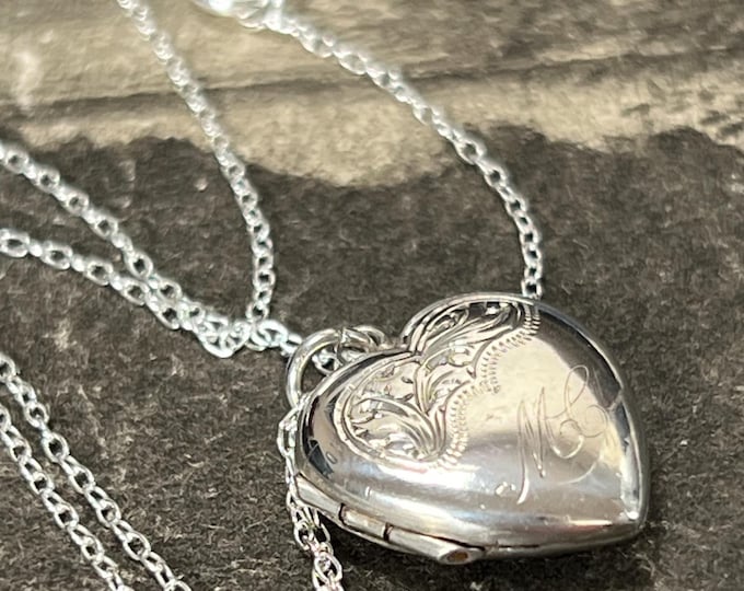 Vintage Sterling Silver Heart Locket Necklace | Engraved Scroll Initials MC