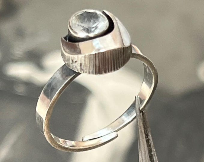 Karl Laine Sterling Silver Rock Crystal Ring – Vintage Crescent Moon Design (1980)