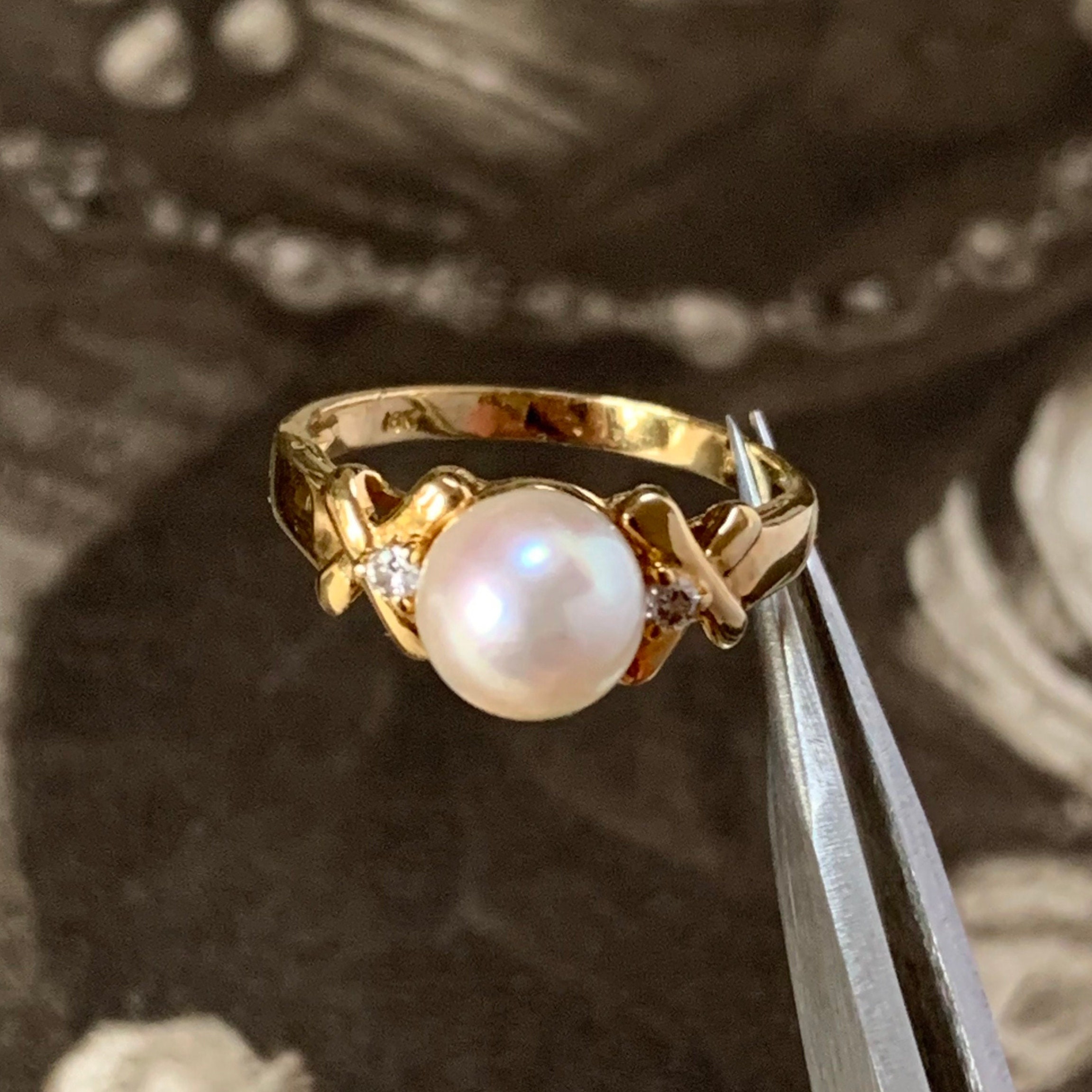 Pearl Ring Of Outstanding Quality, The Akoya Pearl Is Stunning & Measures 7.3 Mm Complimented By Brilliant Cut Diamonds