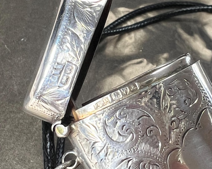 1901 Sterling Silver Vesta Case pendant Chester hallmark 22 inch necklace cord