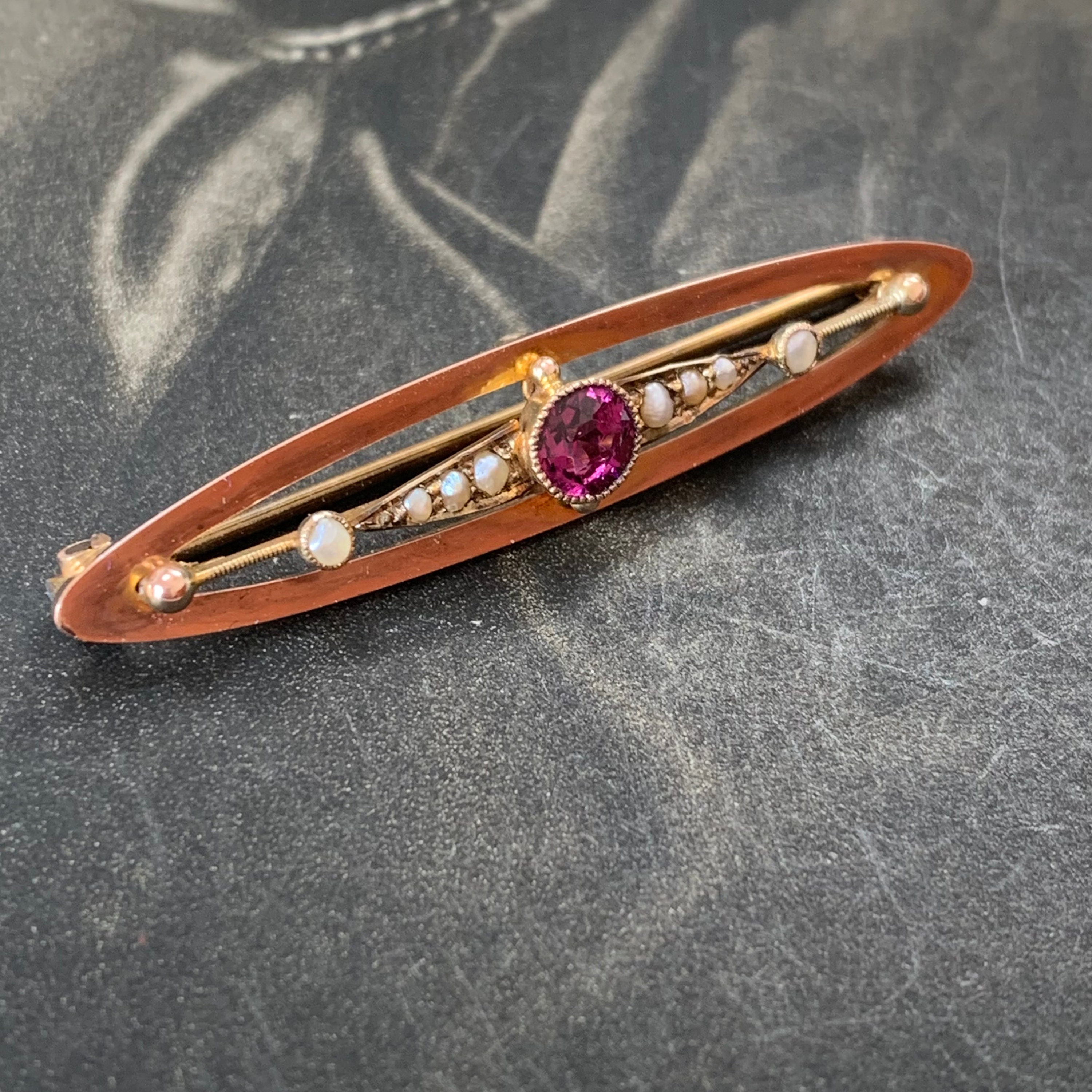 Art Deco Pink Tormaline & Pearl Brooch Bezel Set in 9Ct Gold To Showcase Its The Exquisite Cut Alluring Colour Of Gemstones