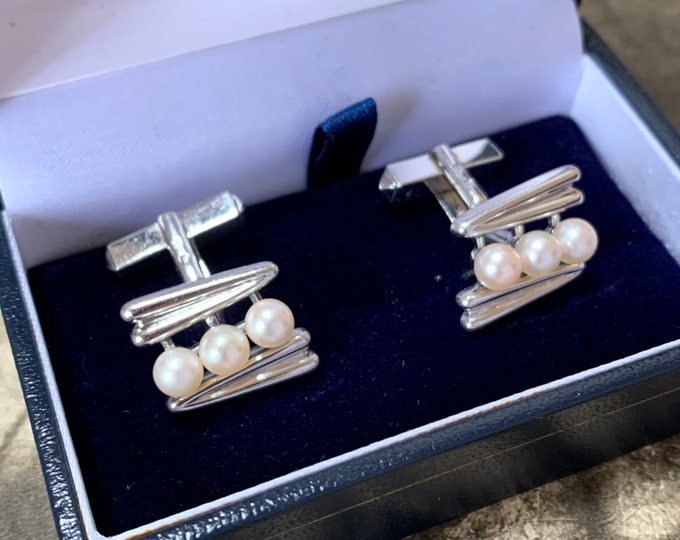 Vintage Mikimoto Pearl Cufflinks. Sterling silver with 6 Akoya pearls 4.5mm each. 9.5 grams