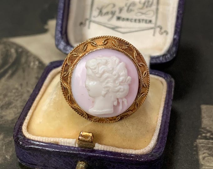 Victorian Angel Skin Coral Cameo Ring: 18ct Gold Etruscan Revival