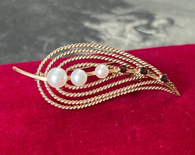 Vintage Mikimoto 9ct Gold Akoya Pearl Garnet Brooch with Original Mikimoto Box 1968 Hallmark