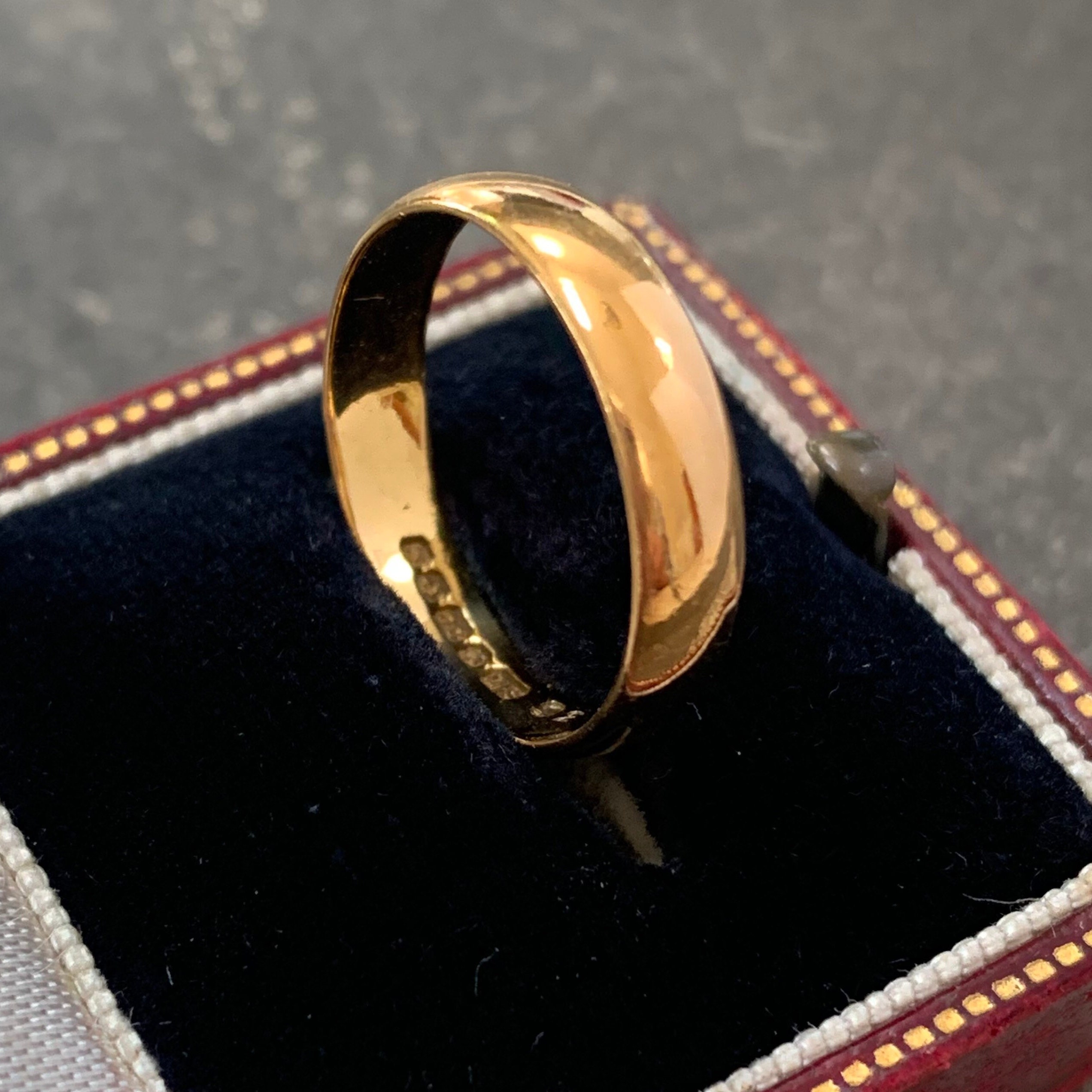 4mm Wide Vintage Gold Ring. Made in England 22Ct Yellow It Bears A Birmingham Hallmark From 1956. Size N | UK