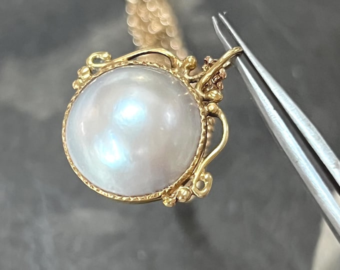 Vintage 18ct Gold Mabe Pearl Pendant Necklace – London 1982 - with 9ct gold chain