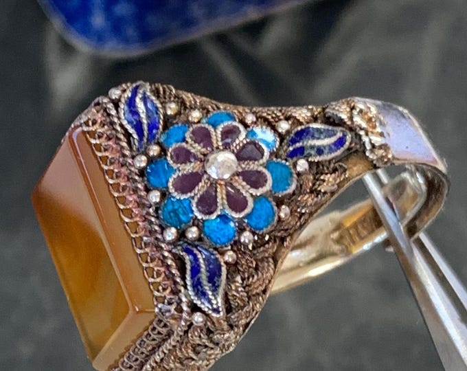 Qing Dynasty gold gilt silver ring. Agate gemstone with cloisonne blue enamel solitaire Ring size M, size 6 US