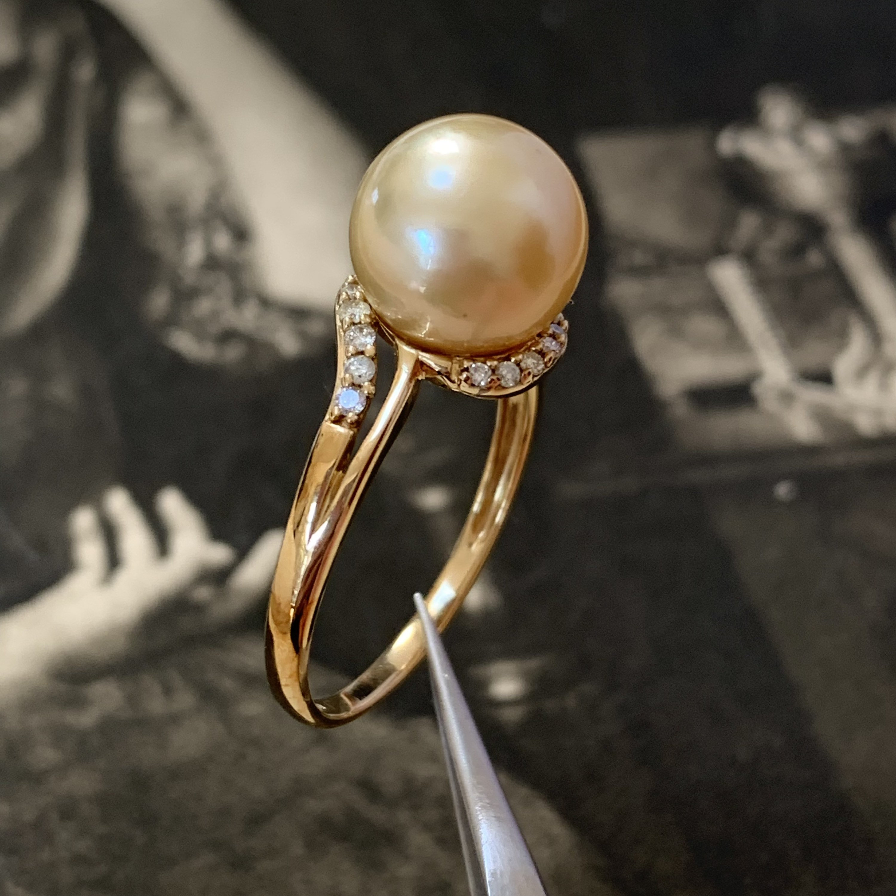 Fabulous Pearl & Diamond Ring That Has A 10mm Champagne Colour South Sea Set Between 18 Small Diamonds. Full English Hallmark