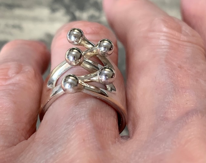 1968 Anna Greta Eker silver Jester ring.  10.2 grams sterling silver ring size L, size 5.5 (US). Scandinavian vintage design makers stamps
