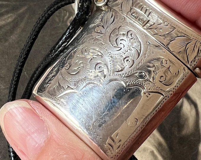 1901 Sterling Silver Vesta Case pendant Chester hallmark 22 inch necklace cord