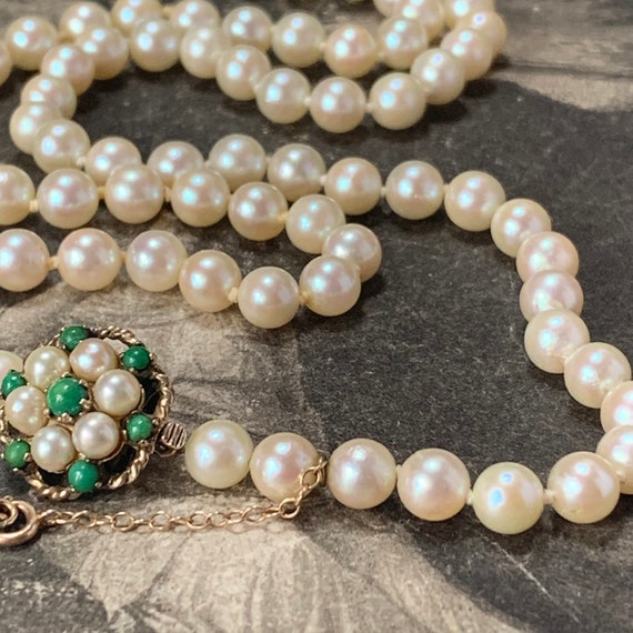 Mid century matinee pearl neckace with a beautifu… - image 4