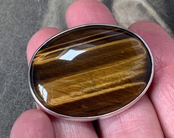 Malcolm Gray Ortak Brooch: Sterling Silver Tigers Eye, Edinburgh 1988