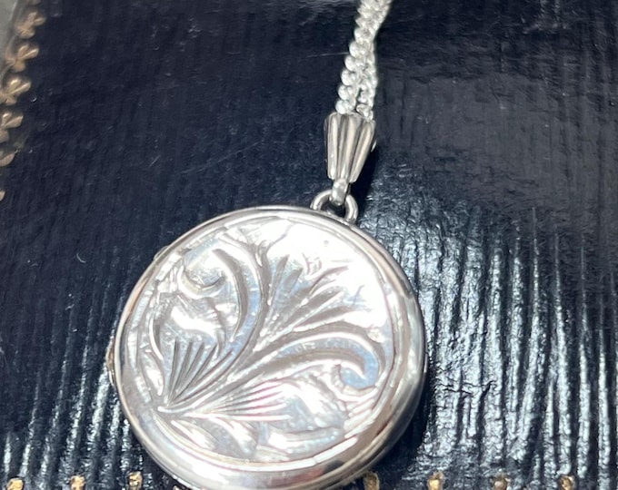 Vintage Sterling Silver Engraved Locket Necklace | Photo Keepsake Pendant, 18" Curb Chain