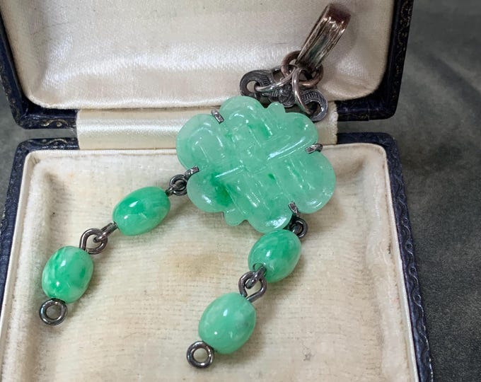 Stunning green Jade lavalier silver dropper pendant with moth detail to the top antique vintage necklace