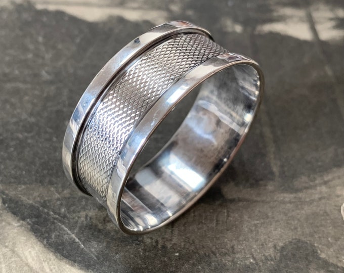 1938 solid silver napkin ring. English hallmark 925 sterling silver. 9 grams silver serviette ring ready for special occasion