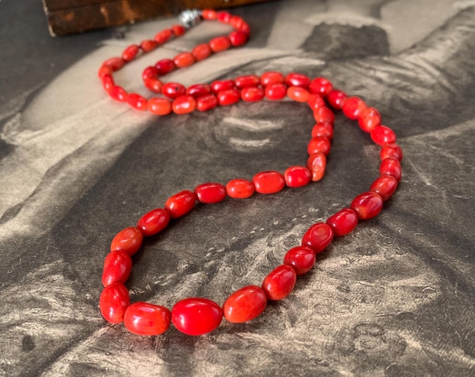 Vintage Coral Necklace antique Silver Paste Set Daisy Clasp 21 inches long, 53 cm.