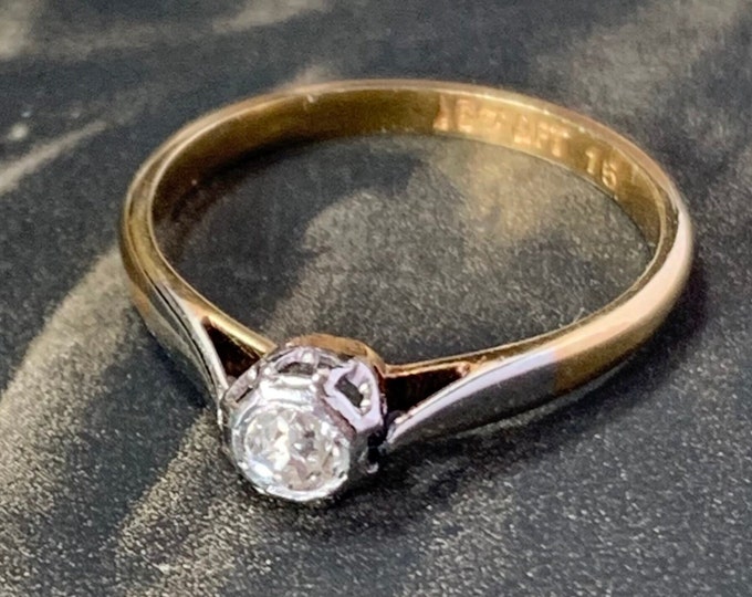 Antique Gold platinum Diamond ring. FL clarity, colour H. 18ct gold and platinum. Very good old mine cut diamond. Ring size M or 6 (US)