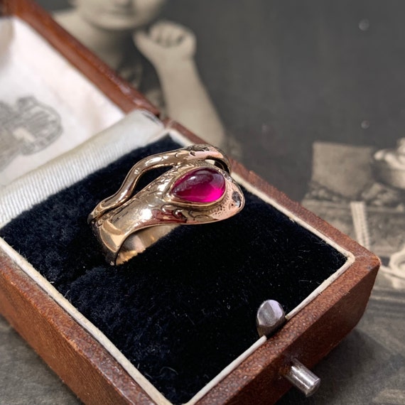 Antique Snake Ring Ruby gemstone set in 14ct yell… - image 7