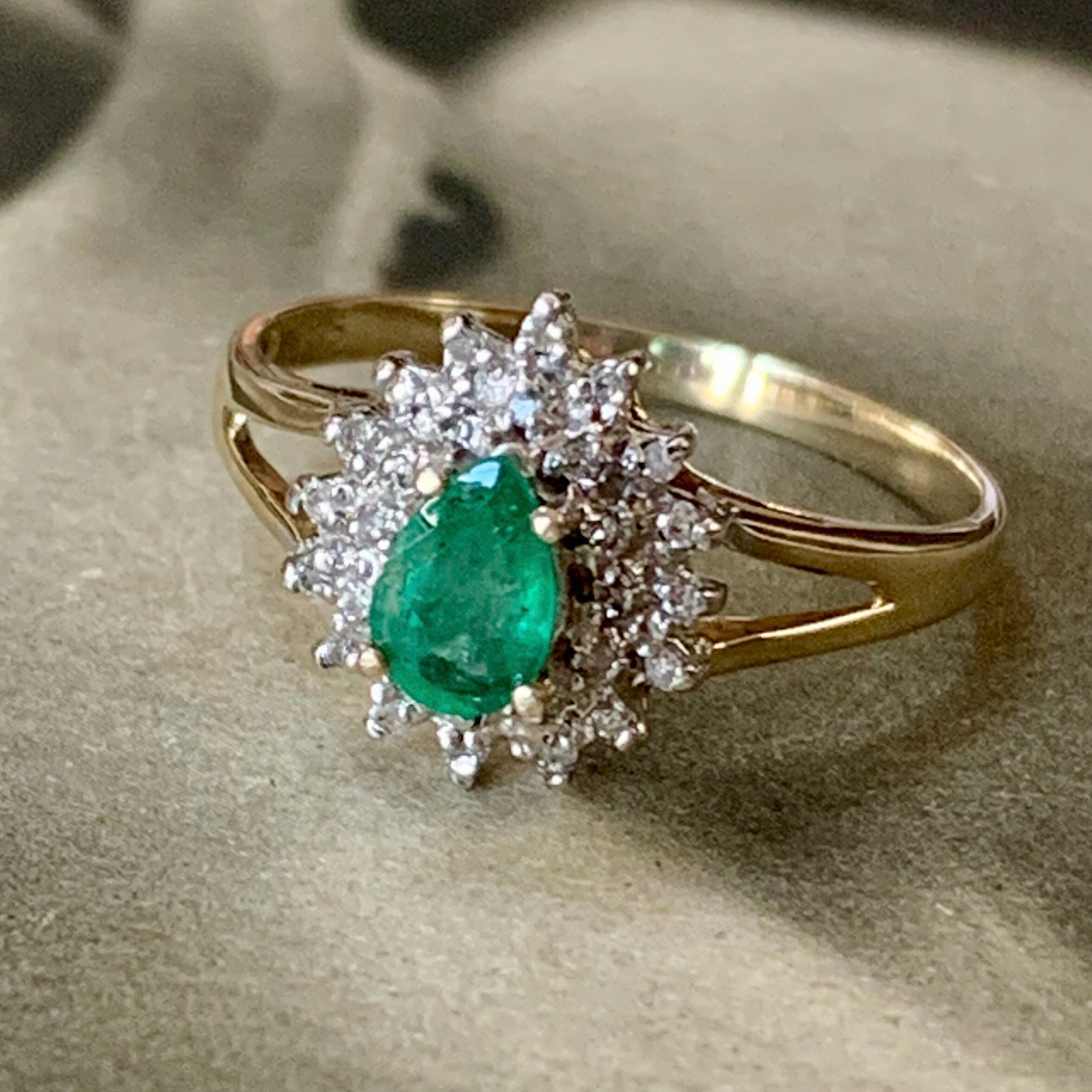 Pear Cut Emerald Ring Surounded With Diamonds. Set in 9Ct Yellow Gold Gold Size 8 Us & A Q | UK