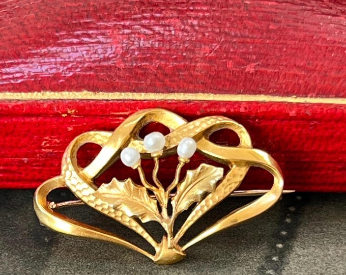 Art Nouveau 18ct Gold Scottish Thistle Brooch with Natural River Pearls and original antique box early 20th Century Pin