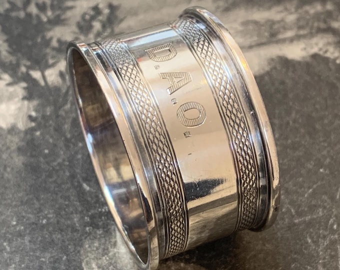 Art Deco Hallmarked solid Sterling Silver Napkin Ring | Decorative Wedding Tableware | Hallmarked dates 1918 -1919.