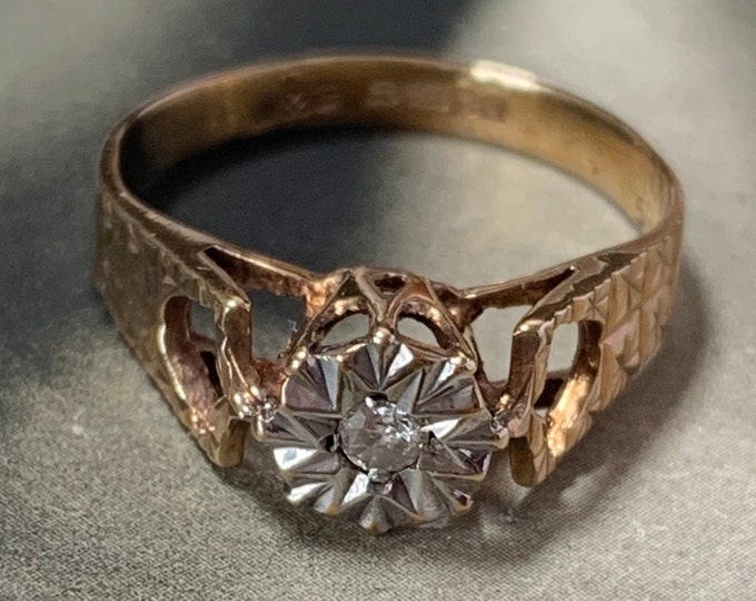 1978 gold diamond ring. Full English hallmark. Ring size K, size 5.25 US. Retro vintage engagement ring wedding band