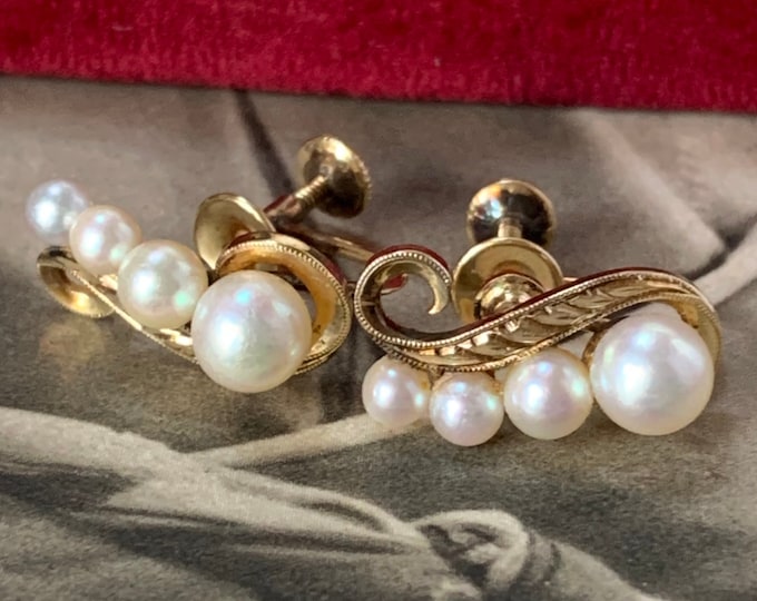 14ct Gold Earrings Mikimoto akoya pearls - Vintage 1960s Screw back earrings
