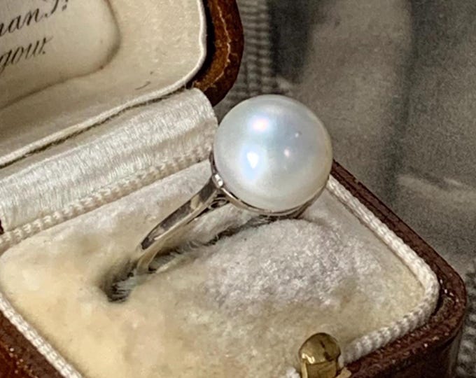 9ct White Gold Saltwater Pearl Ring Circa early 20th Century with large 9mm pearl size G 1/2