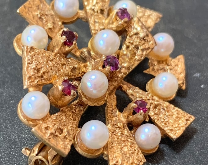 1974 9ct Gold Sunburst Brooch with Akoya Pearls and Rubies – London Hallmarked