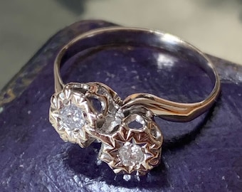 Edwardian Diamond Ring. Platinum Moi et Toi Ring with natural diamonds
