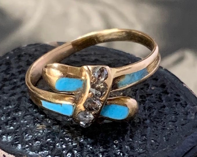 Gold ring 5 diamonds 22ct gold 5 rose cut old diamonds.Beautiful pale regency blue enameling. Ring size G. Antique Diamond snake ring
