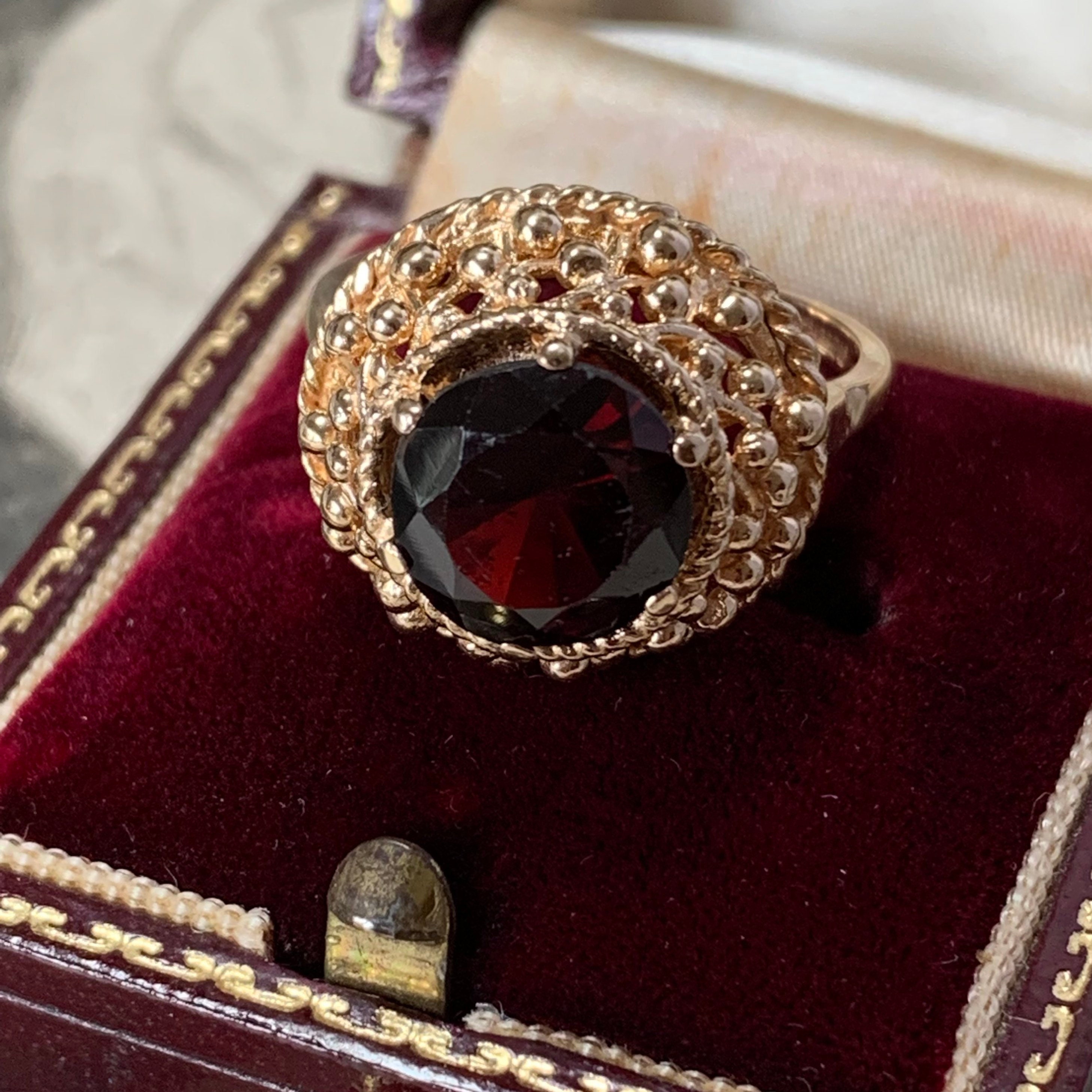 Etruscan Garnet Ring Size Q Set in 9Ct Yellow Gold With 1970S English Hallmark. Ring | UK Or 8 | Us