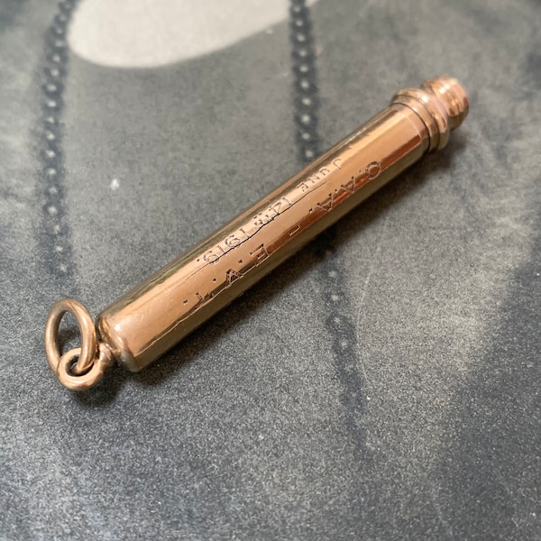 Antique 9ct Solid Gold Retractable Pencil Pendant Art Deco dates 1918 Weight 12.7 grams. Made in England