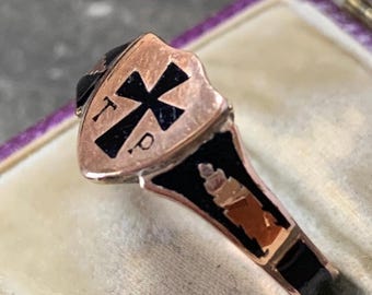 Old Gold Antique 9ct Ring Gothic Victorian Style, Size 8