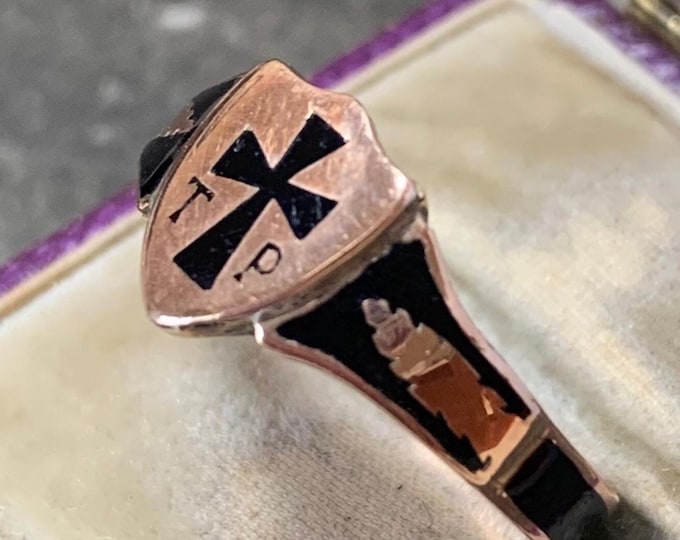 Old Gold Antique 9ct Ring Gothic Victorian Style, Size 8