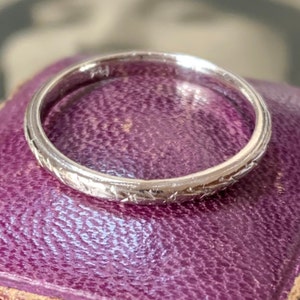 Art Deco platinum Ring. A Lovely historic engraved designed wedding band size 7.5 US