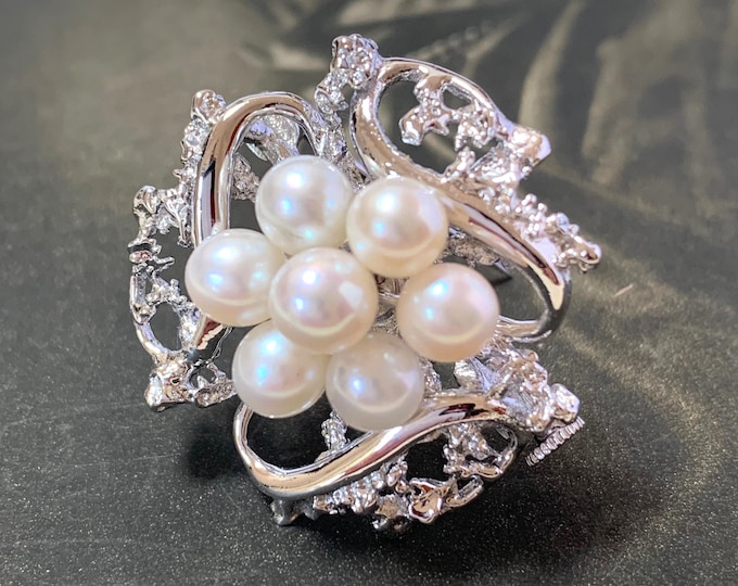 Silver Pearl Brooch vintage 1980s design with quality 6mm Cultured Pearls