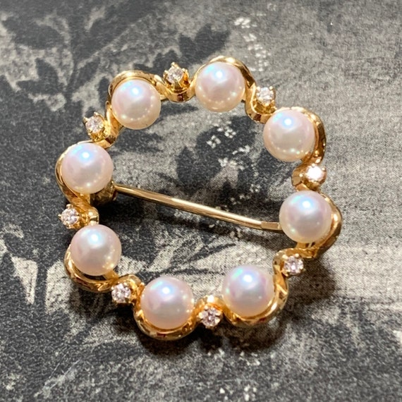 Mikimoto diamond and pearl brooch in 18ct yellow g