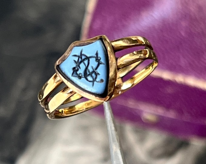 Antique 22ct Gold Sardonyx Intaglio Ring, Edwardian Signet Ring, Engraved Heraldic Shield