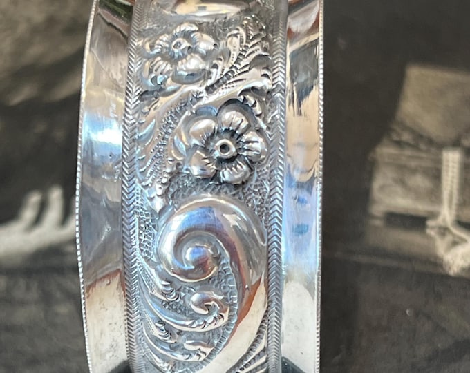 Antique Victorian Sterling Silver Napkin Ring | Repoussé Floral Engraved, Birmingham 1897