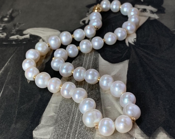 Pearl Necklace 18ct Gold Clasp. 10mm baroque pearls. 17 inch Princess Length pearl strand