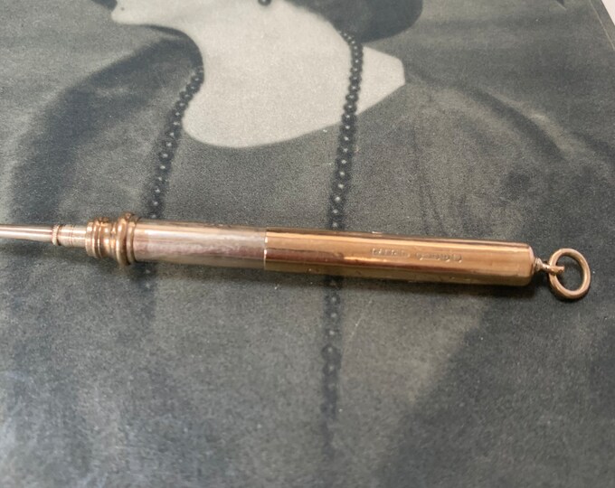 Edwardian 9ct Solid Gold Retractable Pencil. 1918 hallmark London makers stamp.  Weight 12.7 grams