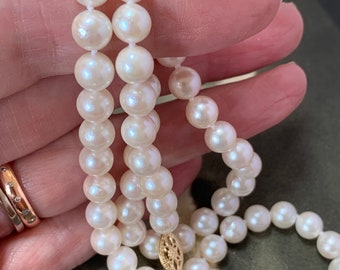 Vintage 18 inch pearl necklace | 7mm pearls with 14ct gold clasp | Princess length of 46cm | glossy lustre and bright luminosity