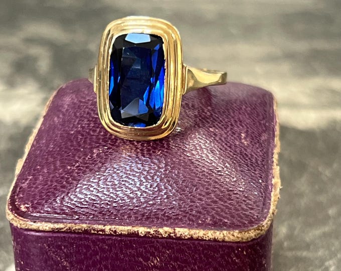 Vintage 1962 Sapphire Ring in 9ct Gold – 4.14ct Blue Gemstone – Bezel Set - UK O
