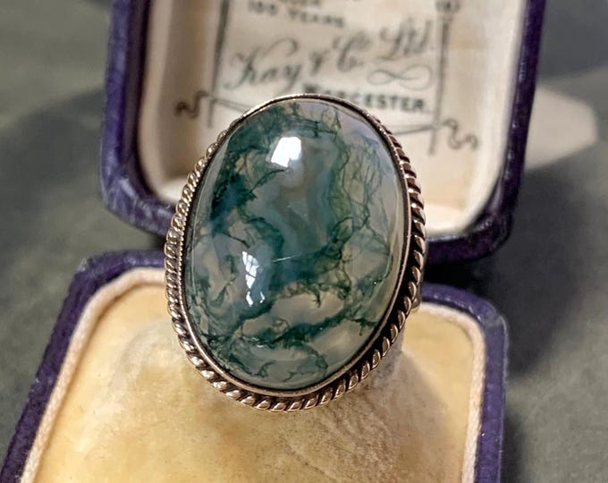 Moss Agate gold Ring: 9ct Yellow Gold, Birmingham 1971, Size 5.5 US