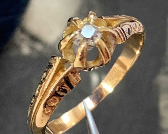 Diamond 22ct gold ring. Diamond solitaire and enamel. Ring size k 1/2. Memento Mori diamond ring