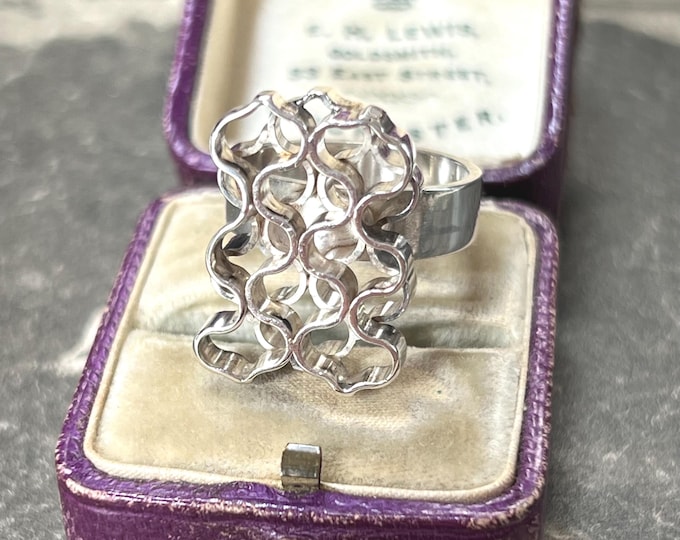 Elis Kauppi Ring | Kupittaan Kulta Finnish Silver | 1969–70 Scandinavian Modernist Jewellery